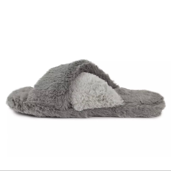 Fluffy Criss-Cross Slippers - Picture 3 of 7